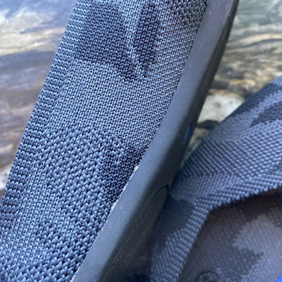 ROTHYS BLACK CAMO WITH BLUE EDGES. Great condition. Slight glue showing 8.5 - Picture 11 of 15